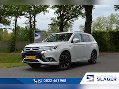 Mitsubishi Outlander - 2.0 PHEV Executive Edition | Trekhaak | Camera | Navi