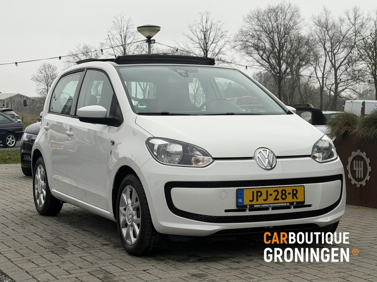 Volkswagen Up! - 1.0 cheer up! 5D | PANO | CARPLAY | CRUISE - AutoWereld.nl