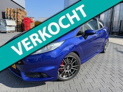 Ford Fiesta - 1.6 ST2 2016 MILLTEK K&N/XENON/LED/KEYLESS/RECARO SCHAALSTOELEN/CAMERA/BOMVOL/DEALER ONDER