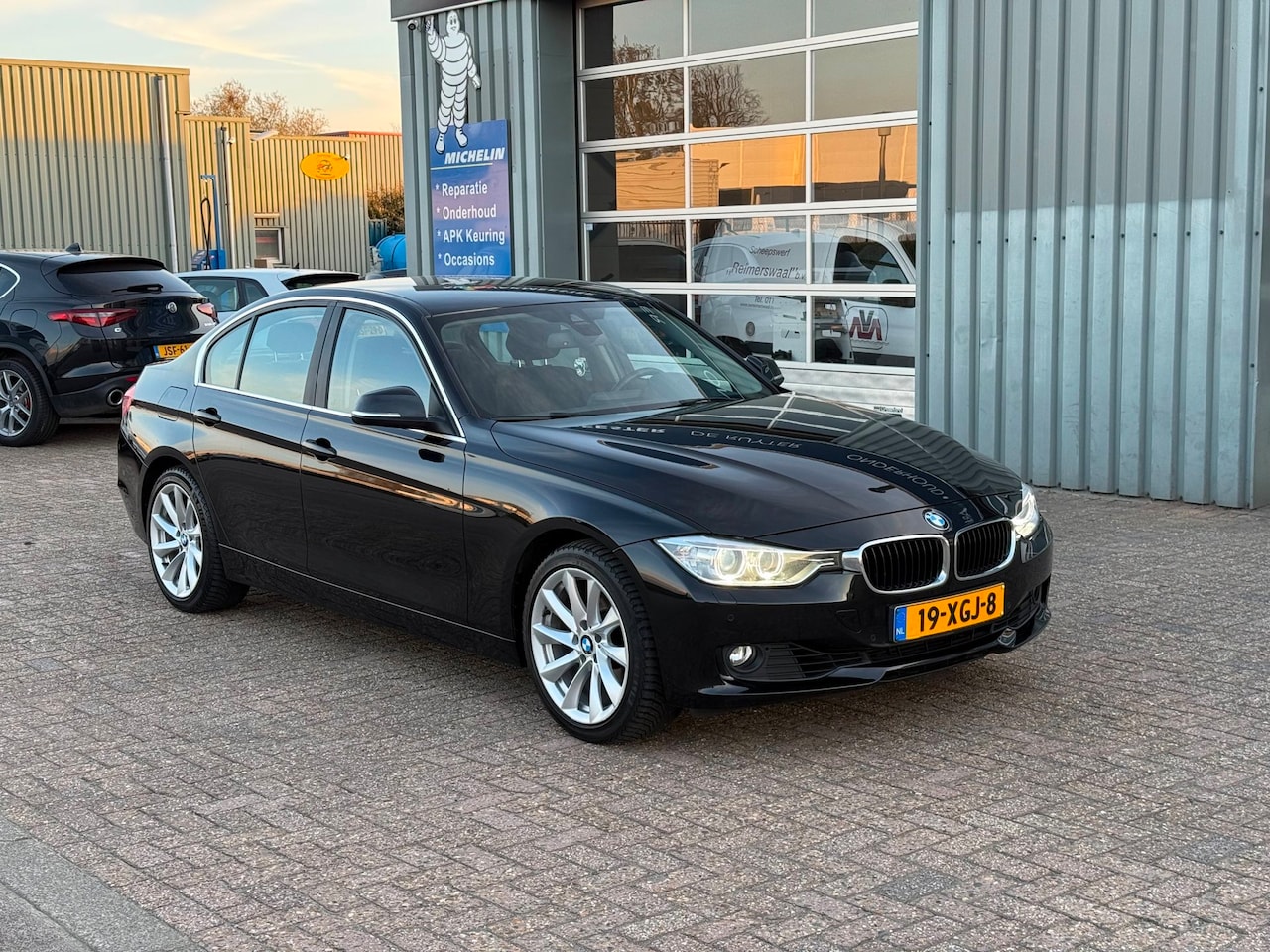 BMW 3-serie - 320i High Executive 320i High Executive - AutoWereld.nl