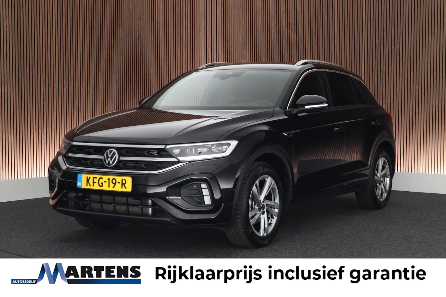 Volkswagen T-Roc - 1.5 TSI 150pk DSG R-Line Edition Trekhaak Camera Navigatie Stoelverwarming LED Massage - AutoWereld.nl
