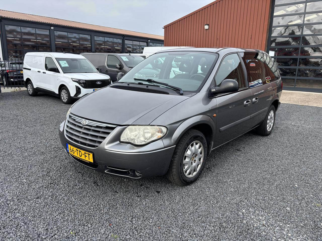 Chrysler Voyager - 3.3I V6 LX 6-PERSOONS - AutoWereld.nl