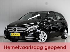 Mercedes-Benz B-klasse - 180 Ambition/ Automaat/ Bi-Xenon/ 17''LMV/ Trekhaak/ Clima/ Navi/ Cruise/ Bluetooth/ Multi