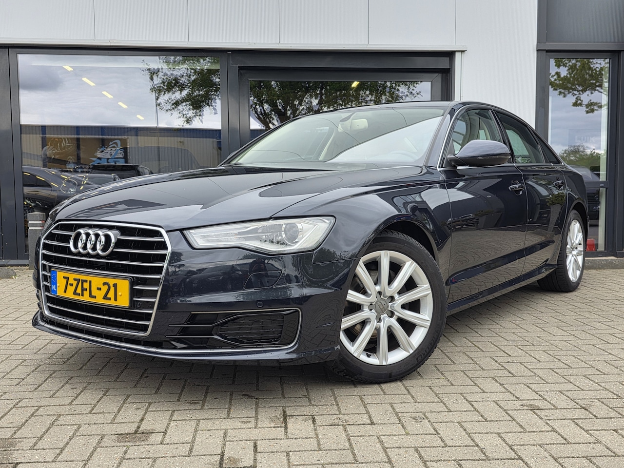Audi A6 Limousine - 1.8 TFSI ultra Premium Edition + BOSE + VOLLEER + CAMERA - AutoWereld.nl