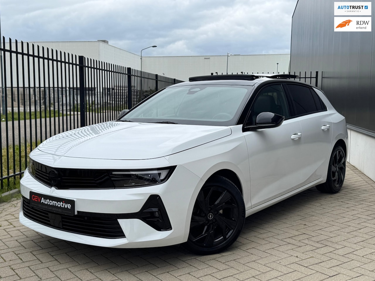 Opel Astra - 1.2 GS Line 1.2 GS Line - AutoWereld.nl