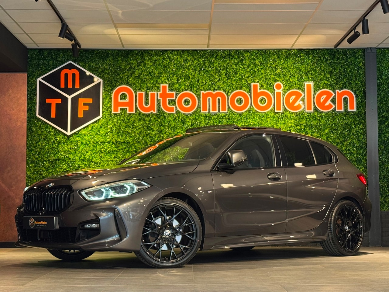 BMW 1-serie - 118i M SPORT |PANO|DAB|KUIPSTOELEN|GARANTIE - AutoWereld.nl
