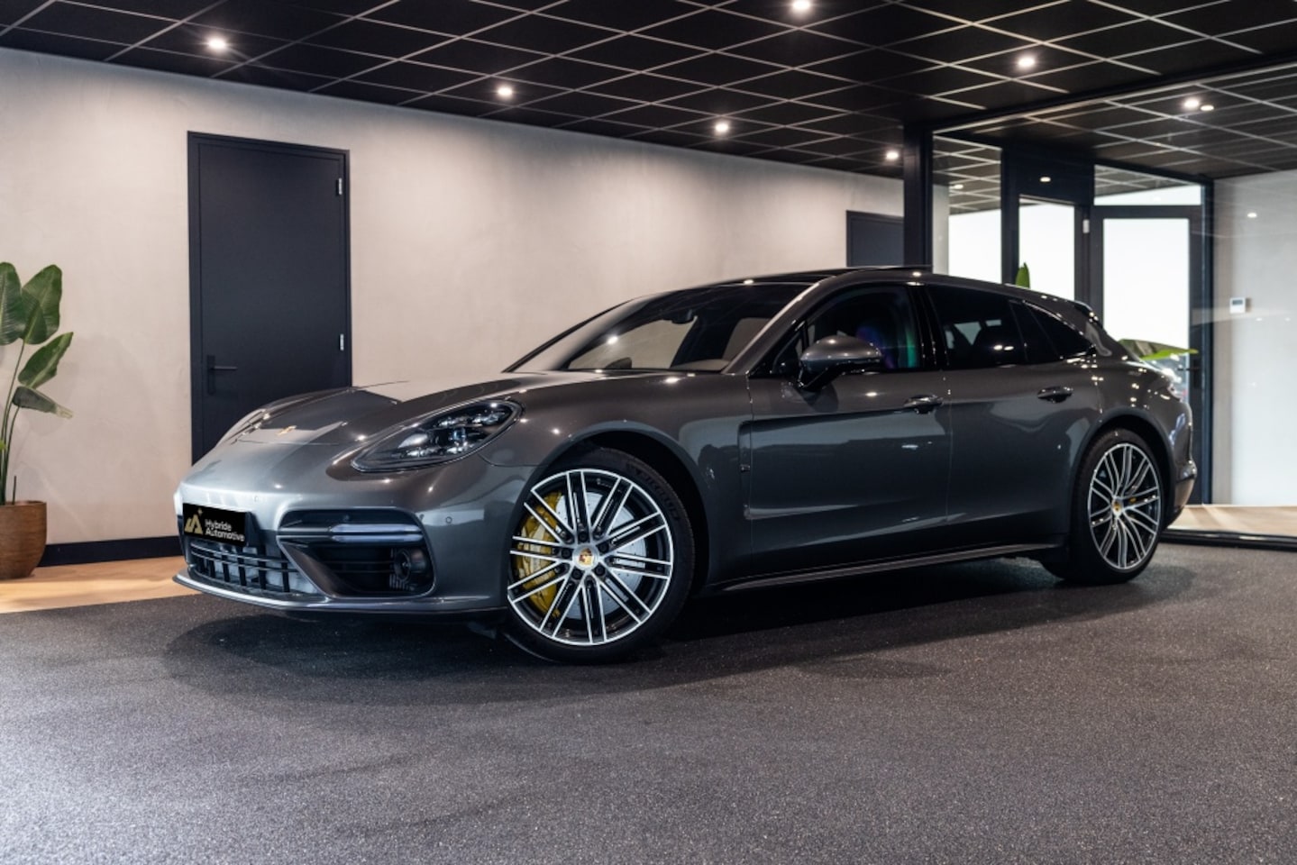 Porsche Panamera Sport Turismo - 4.0 Turbo | 4WD | Softclose | Pano - AutoWereld.nl
