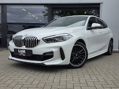 BMW 1-serie - 118i High Executive + M-SPORT + KUIPSTOELEN + DIG DASHBOARD + LED