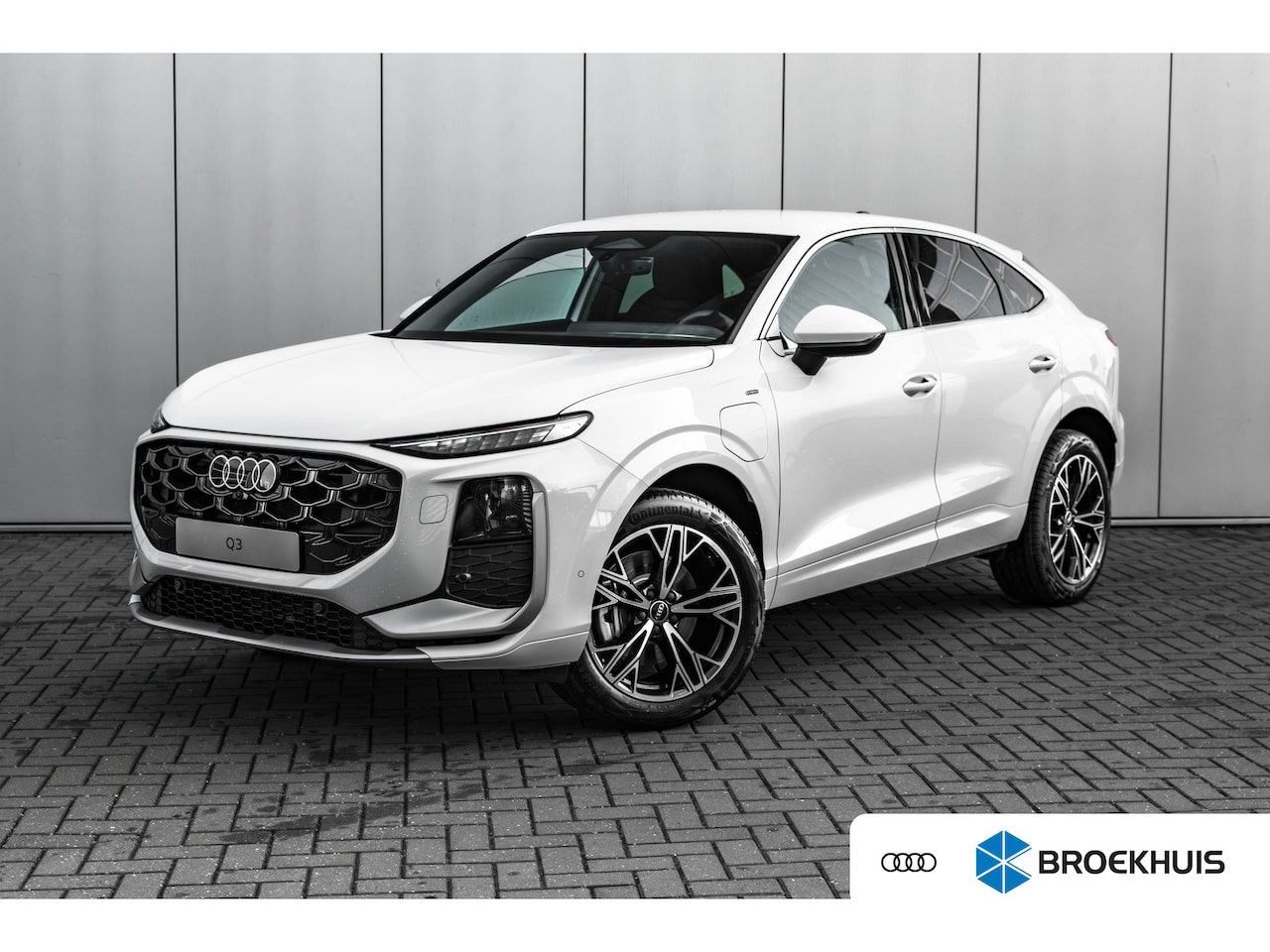 Audi Q3 Sportback - S edition | Adaptive cruise control | Audi sound system | Cruise control - AutoWereld.nl