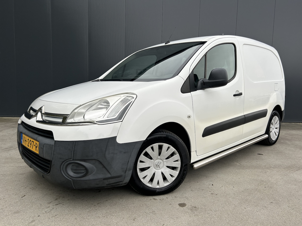 Citroën Berlingo - 1.6 e-HDI AUTOMAAT MARGE 3 PERS 1e EIGENAAR CRUISE ARICO TREKHAAK - AutoWereld.nl