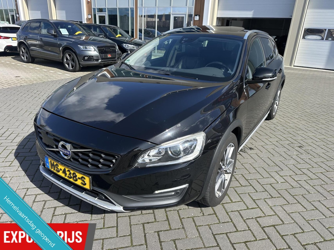 Volvo V60 Cross Country - 2.0 D3 Summum SCHUIFDAK LEER ELEK STOELEN - AutoWereld.nl