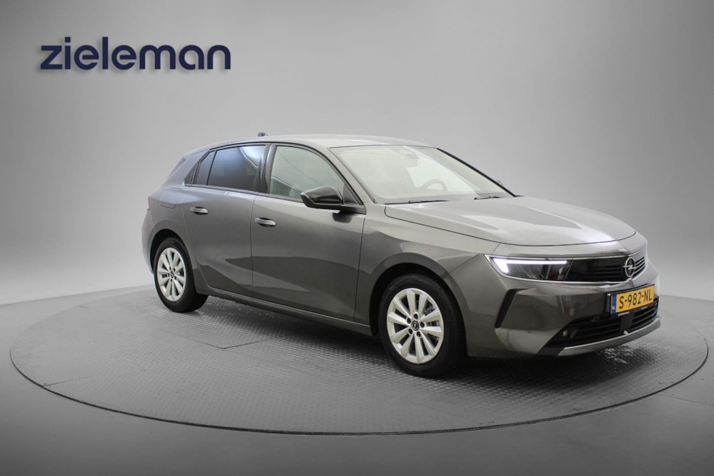 Opel Astra - 1.2 Business Edition - Carplay, Camera, LED, PDC, Stuur/Stoel verwarming - AutoWereld.nl