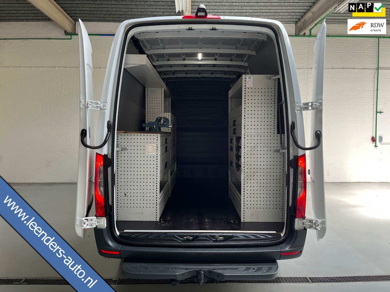 Mercedes-Benz Sprinter - Automaat Servicewagen 314 2.2 CDI 140PK L2H2 euro6 Inrichting, Victron V230, Trekhaak, RIJ - AutoWereld.nl