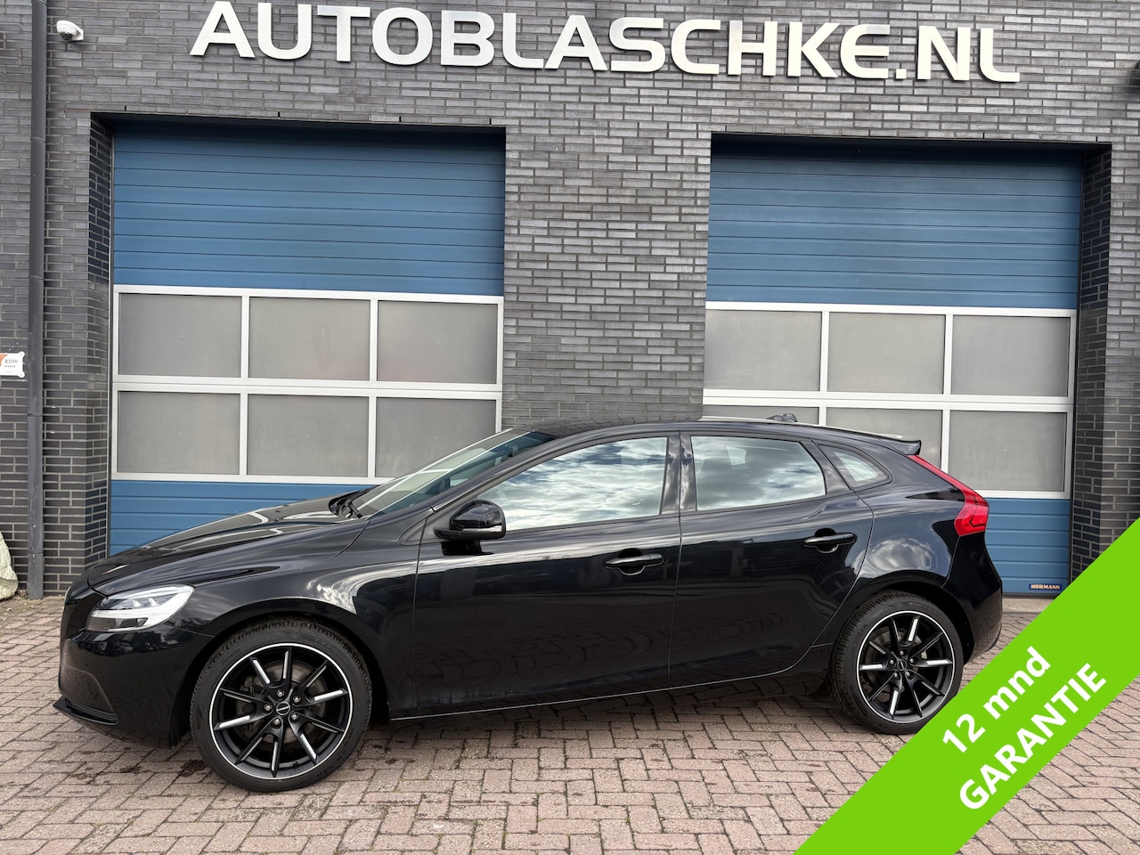 Volvo V40 - 2.0 T3 Momentum 2.0 T3 Momentum, 18 inch, climate/cruise/navi - AutoWereld.nl