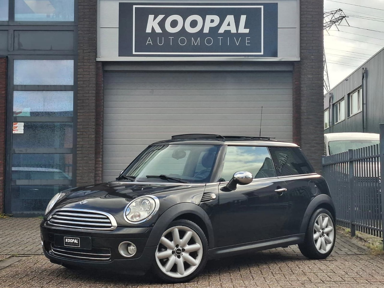 MINI Cooper - Mini 1.6 Mayfair | Xenon | Pano | Trekhaak - AutoWereld.nl