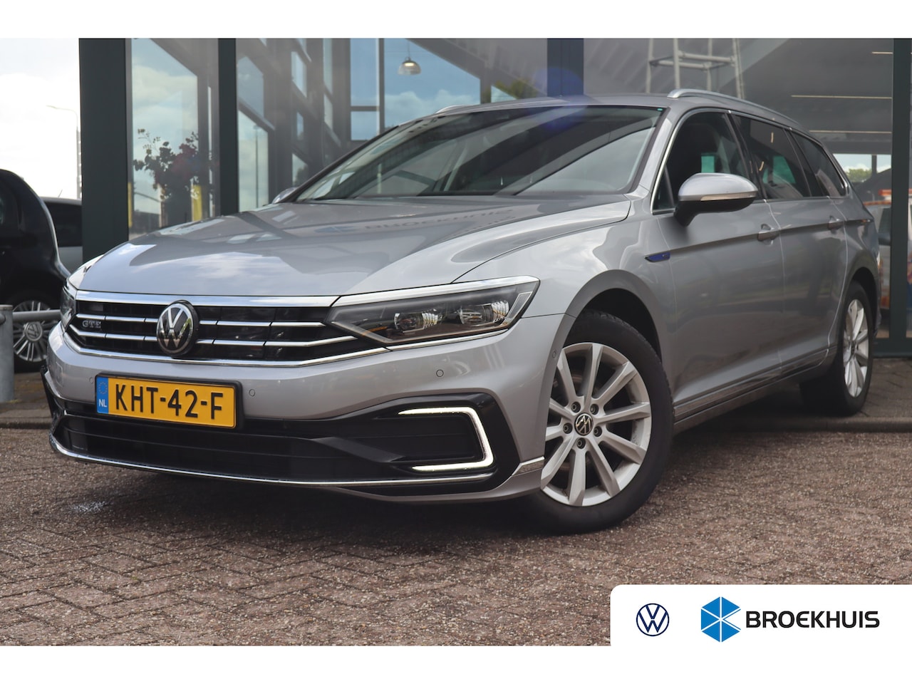 Volkswagen Passat Variant - 1.4 TSI PHEV GTE Business | Achteruitrijcamera | Cruise control adaptief | Lichtmetalen ve - AutoWereld.nl