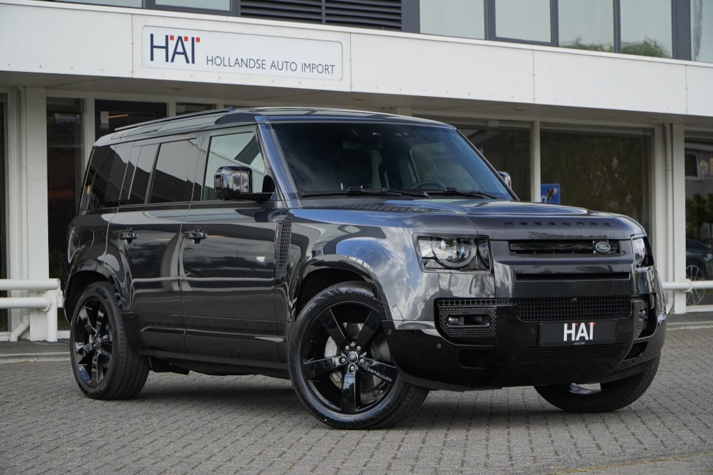 Land Rover Defender 110 - 110 2.0 P300e X-Dynamic HSE I Pano I 22 Inch I Head-up I Trekhaa - AutoWereld.nl