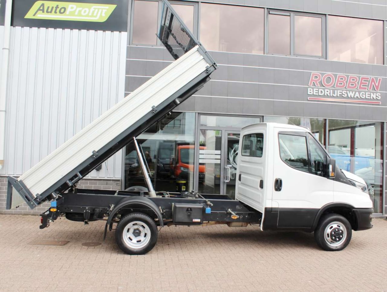 Iveco Daily - 35C14 2.3 345 Kieper Open Laadbak Dubbellucht - AutoWereld.nl