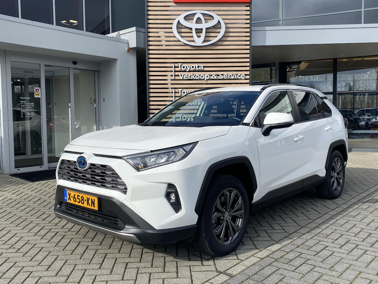 Toyota RAV4 - 2.5 HYBRID DYNAMIC TREKHAAK KEYLESS AD-CRUISE LM-VELGEN PARK-SENSOREN APPLE/ANDROID CAMERA - AutoWereld.nl