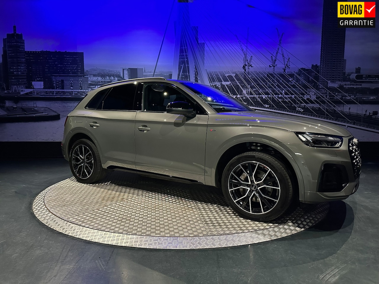 Audi Q5 - 50 TFSI e S edition Competition *Keyless*Camera*ChronosGrey*Trekhaak - AutoWereld.nl