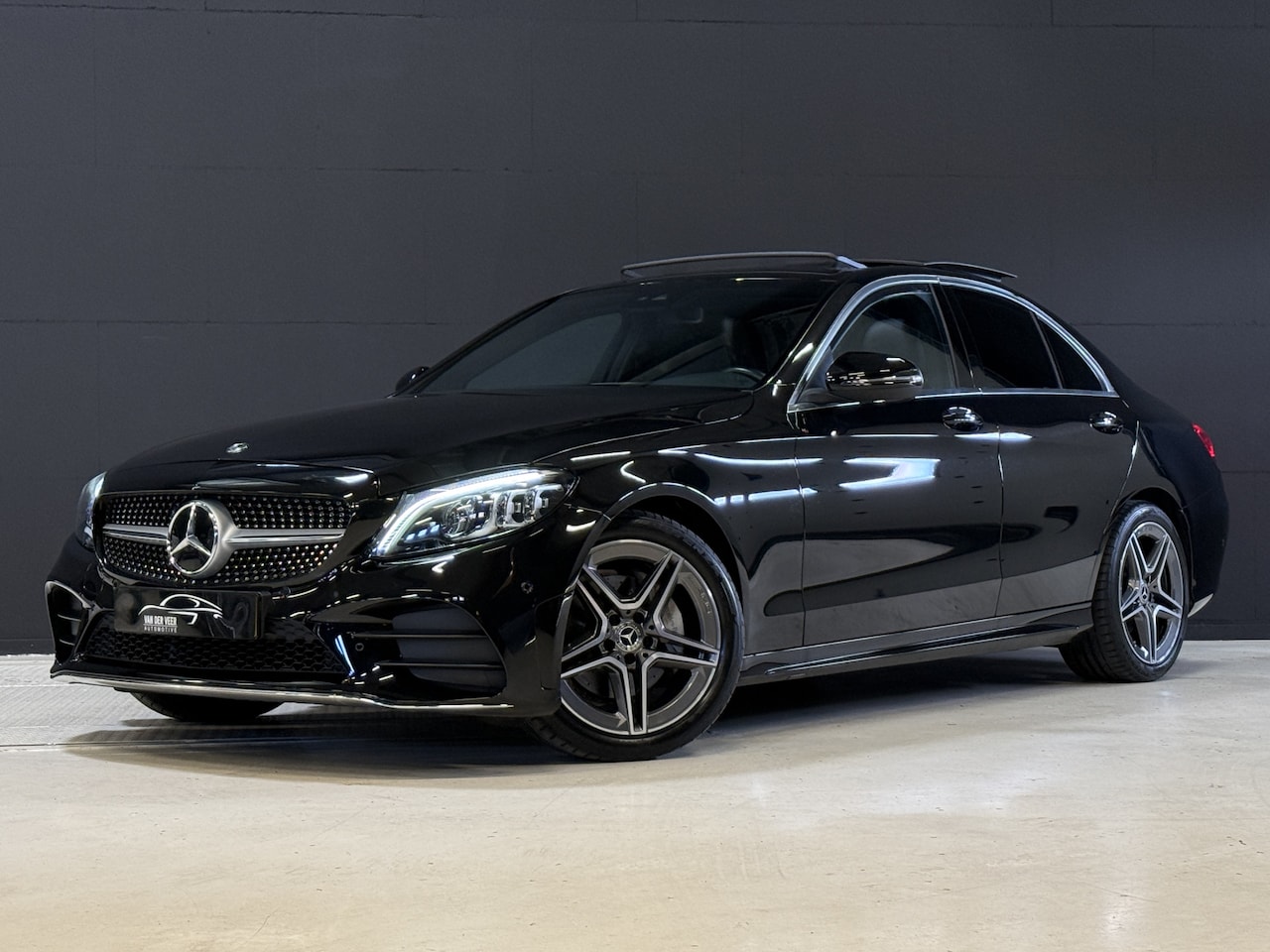 Mercedes-Benz C-klasse - 180 Business Solution AMG | Pano | 22.000km NAP | Leder | Sfeerverlichting | Apple Carplay - AutoWereld.nl