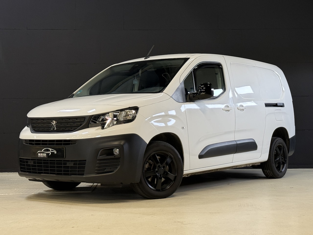 Peugeot Partner - L2 1.5 BlueHDI Asphalt Long | 1e eigenaar | Camera | Apple Carplay | Keyless | 2x Schuifde - AutoWereld.nl