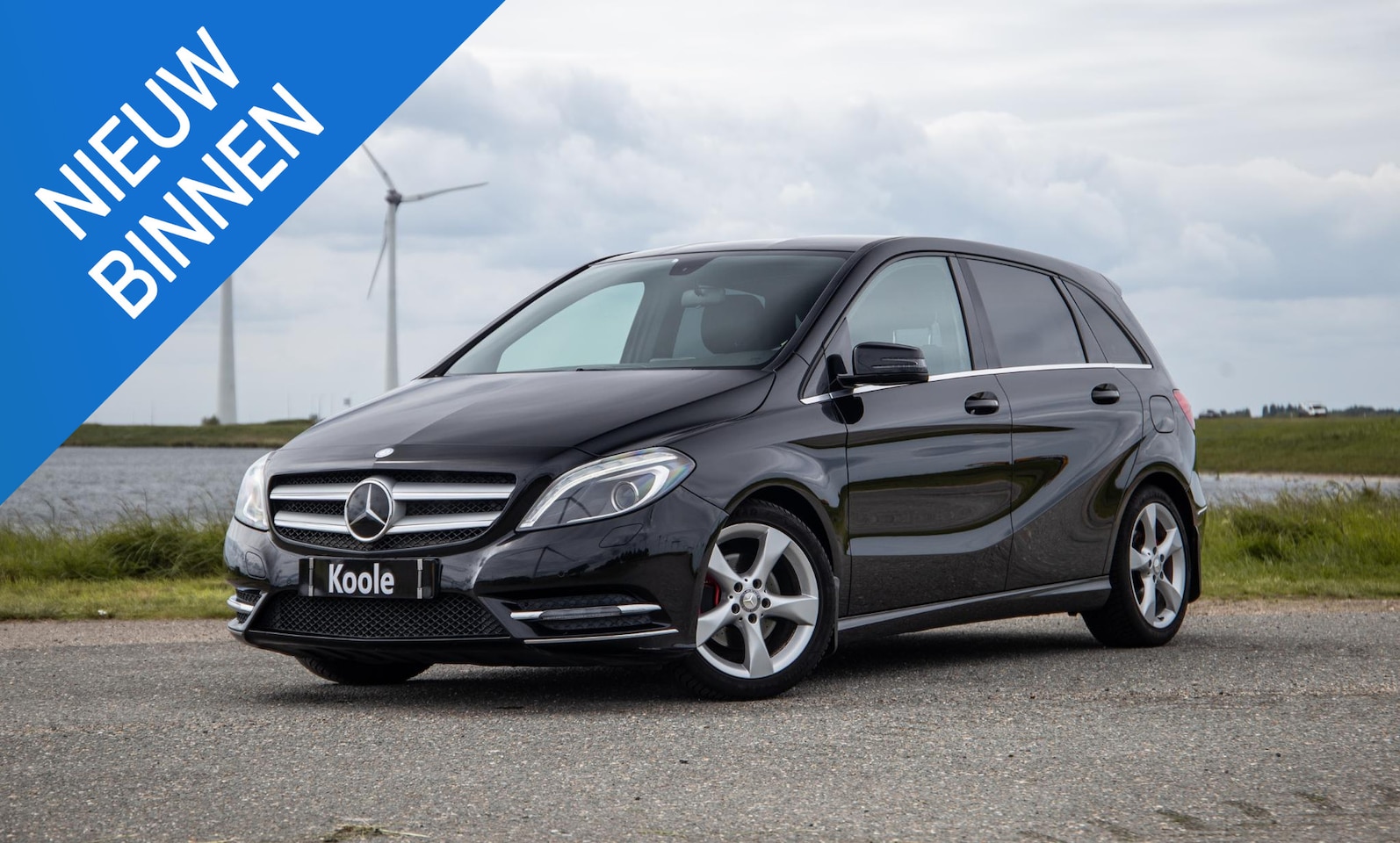 Mercedes-Benz B-klasse - 180 Ambition AUTOMAAT / CRUISE CONTROLE / NAVI / TREKHAAK / LEER - AutoWereld.nl