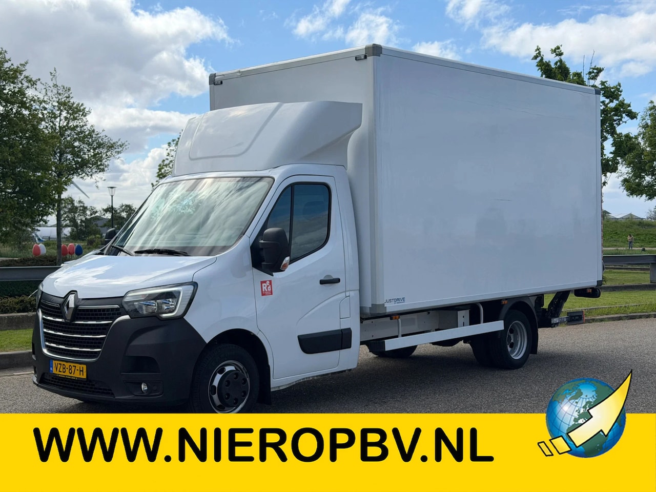Renault Master - 2.3DCI Bakwagen 145PK Airco Navi Cruisecontrol Laadklep + Zijdeur - AutoWereld.nl