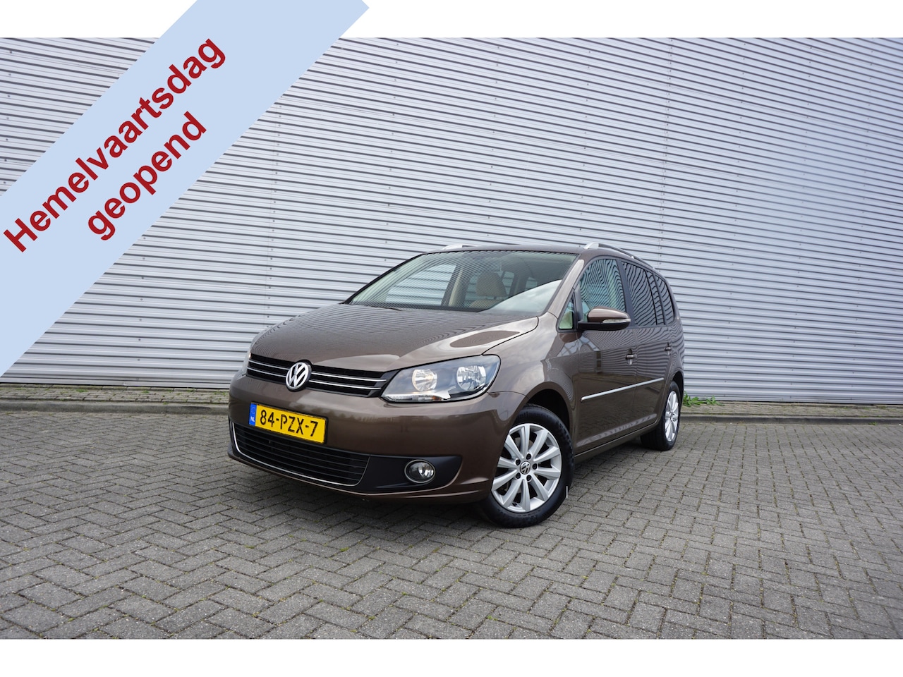 Volkswagen Touran - 1.2 TSI Highline BlueMotion Airco / Navi / Cruise / Elektr. ramen / Trekhaak / Lm velgen / - AutoWereld.nl