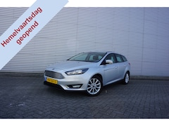 Ford Focus Wagon - 1.0 Titanium Edition Climate / Navi / Cruise / Parkeers. / Trekhaak / Lm velgen
