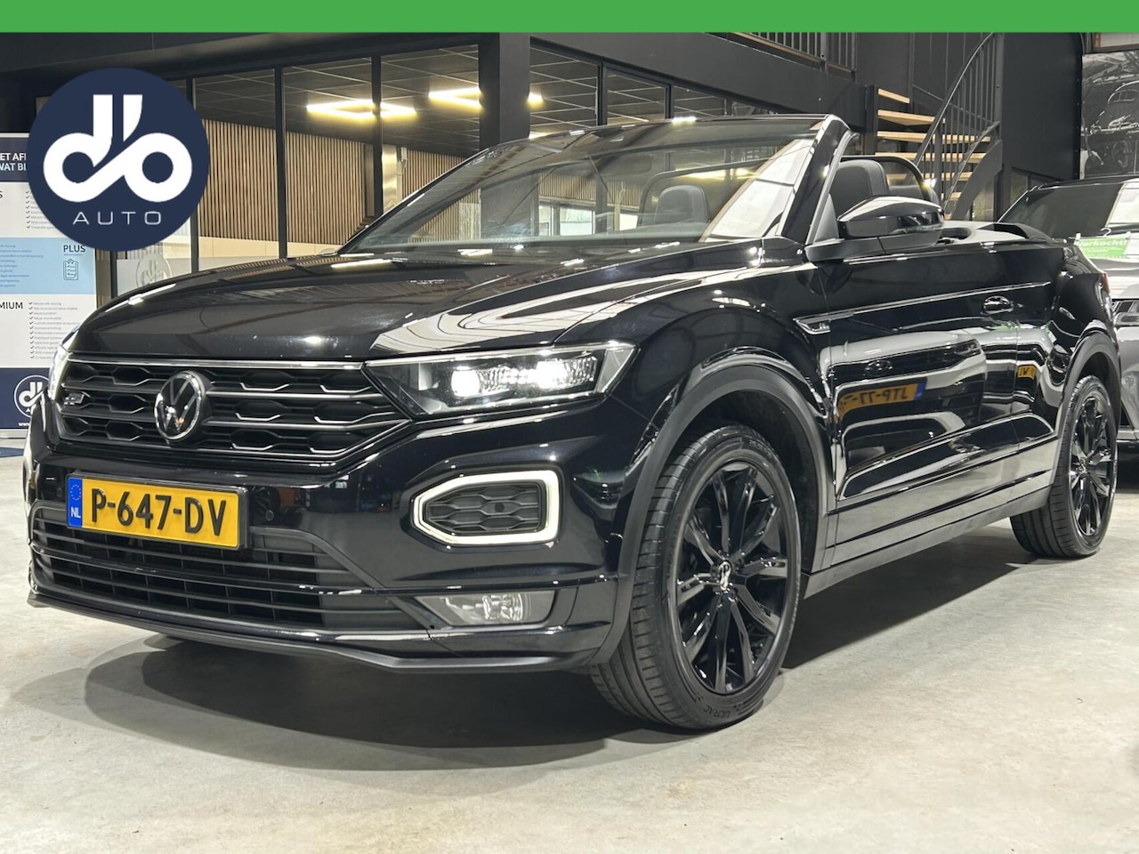 Volkswagen T-Roc Cabrio - 1.5 TSI 150pk DSG AUTOM. R-Line DIGI DASB. I LED I 18-INCH LMV - AutoWereld.nl