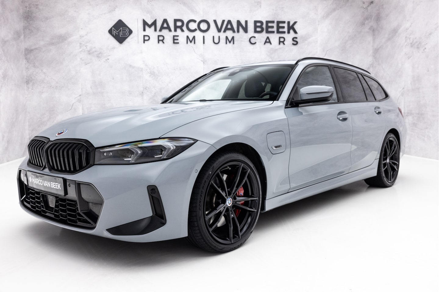 BMW 3-serie Touring - 330e | M-Sport Pro | Memory | E-Trekhaak | ACC - AutoWereld.nl