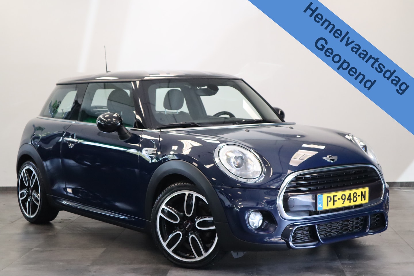 MINI John Cooper Works - 1.5 Cooper JCW King's Cross Navigatie CruiseControl * Hemelvaartsdag geopend van 12:00 tot - AutoWereld.nl