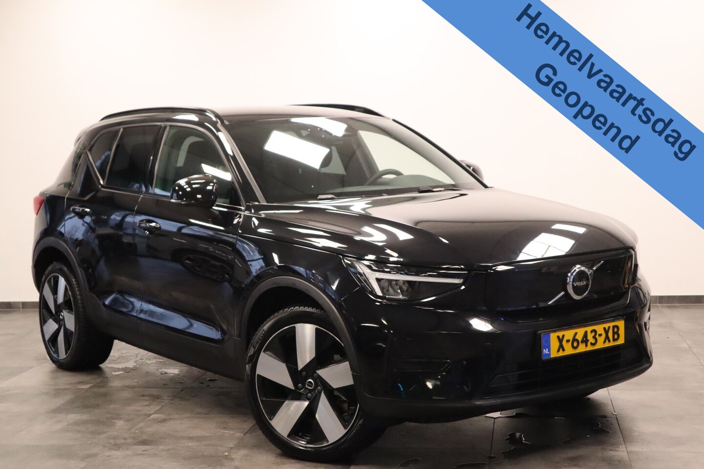 Volvo XC40 - Single Motor Extended Range Plus 82 kWh SOH 100% ACC 20'' PDC Keyless Entry/Go * Hemelvaar - AutoWereld.nl