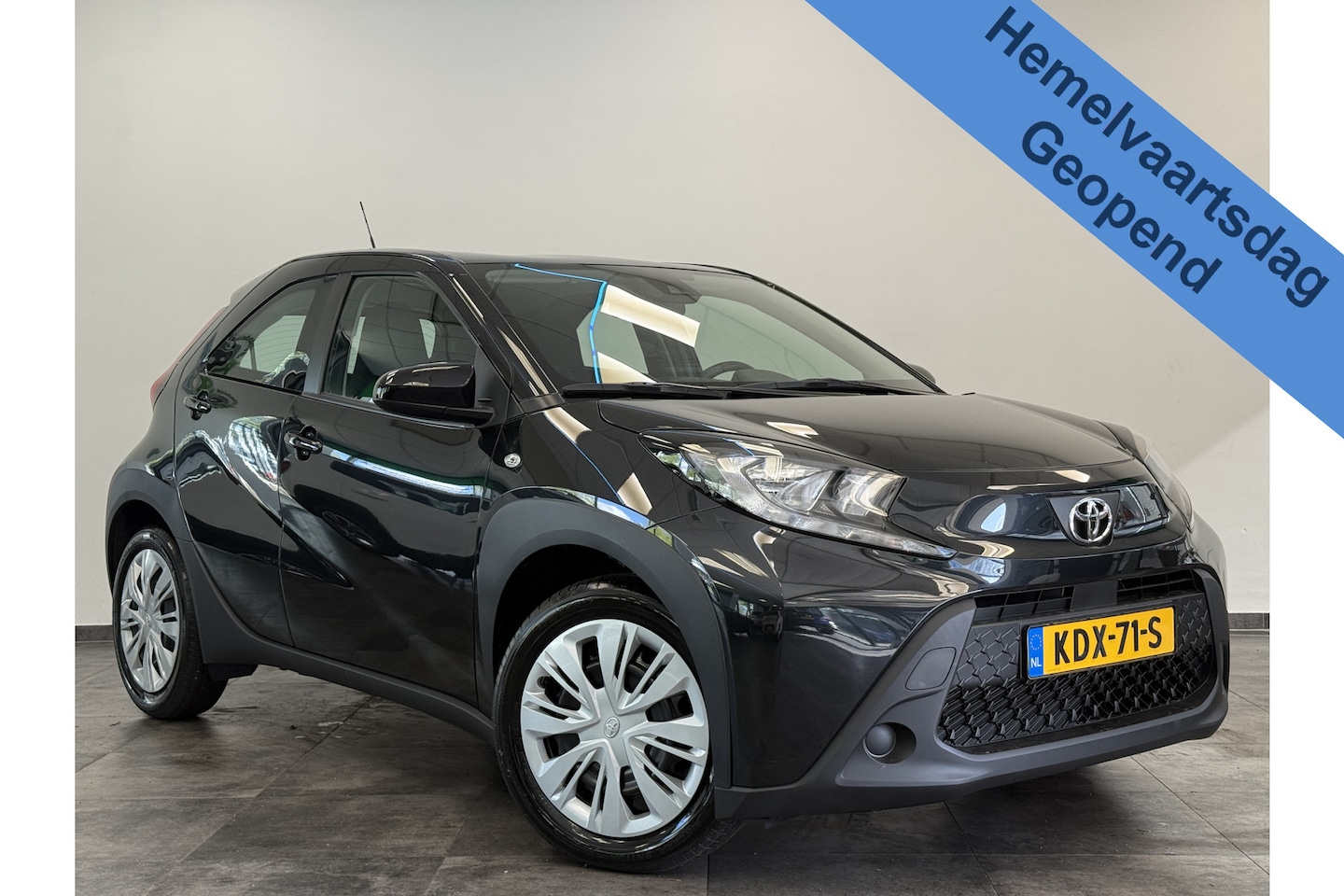 Toyota Aygo X - 1.0 VVT-i S-CVT Play * Hemelvaartsdag geopend van 12:00 tot 17:00u * - AutoWereld.nl