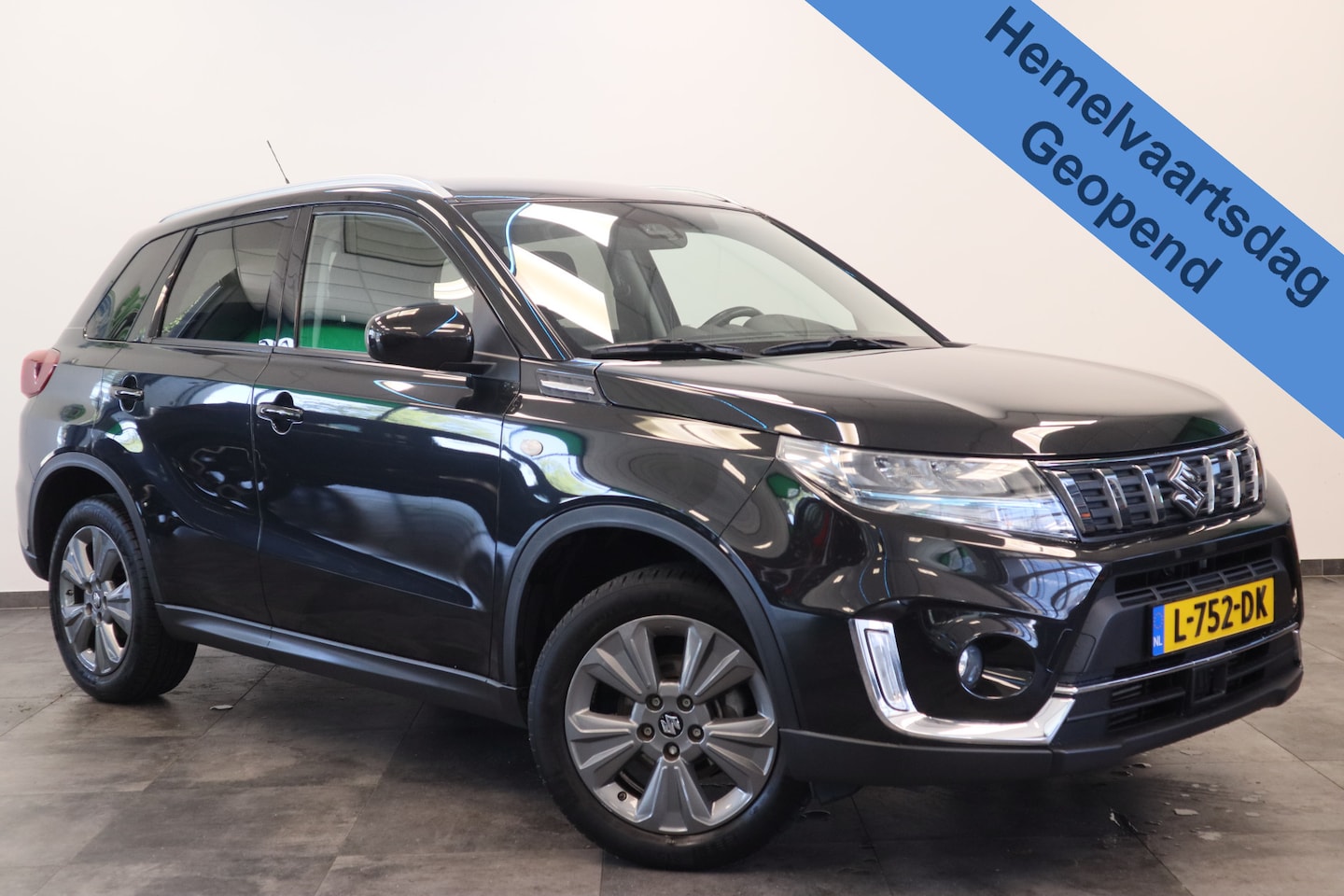 Suzuki Vitara - 1.4 Boosterjet Style Smart Hybrid Navigatie Full-led Trekhaak * Hemelvaartsdag geopend van - AutoWereld.nl