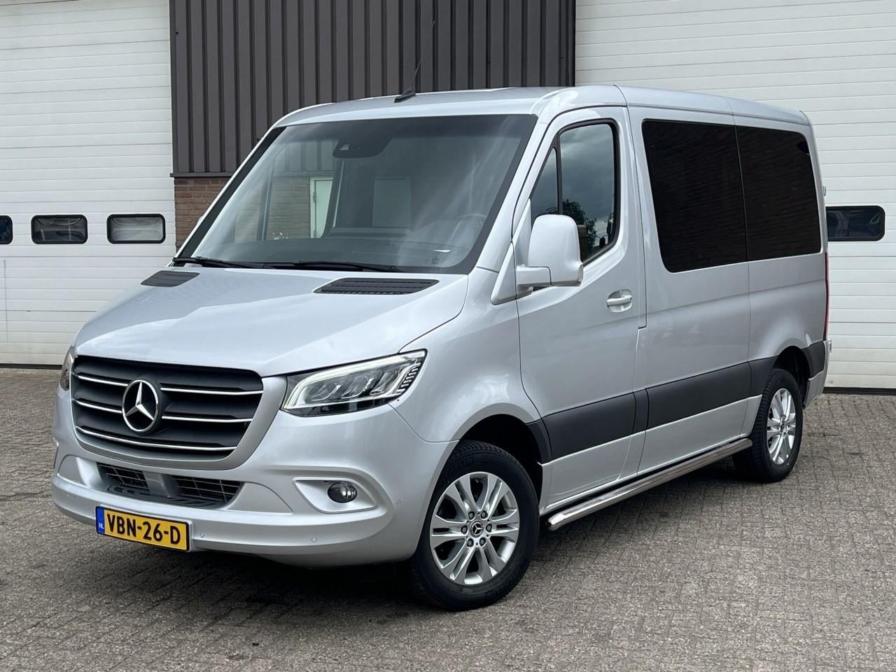 Mercedes-Benz Sprinter - 316 CDI / Rolstoelbus / Only 27.682 km !! / Automaat / Rolstoel voorin / Navi / Camera / A - AutoWereld.nl