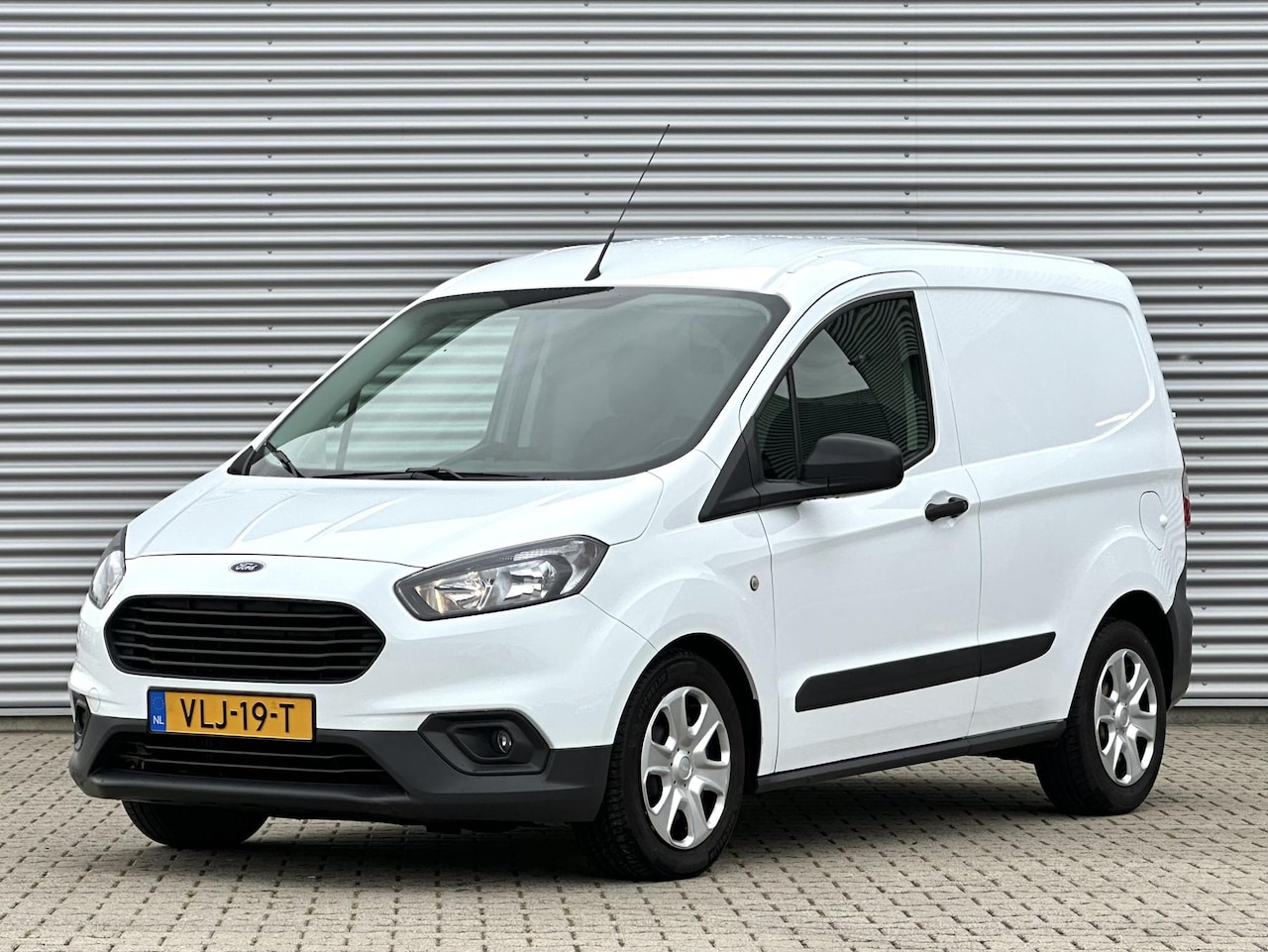 Ford Transit Courier - 1.0 Trend Benzine - AutoWereld.nl
