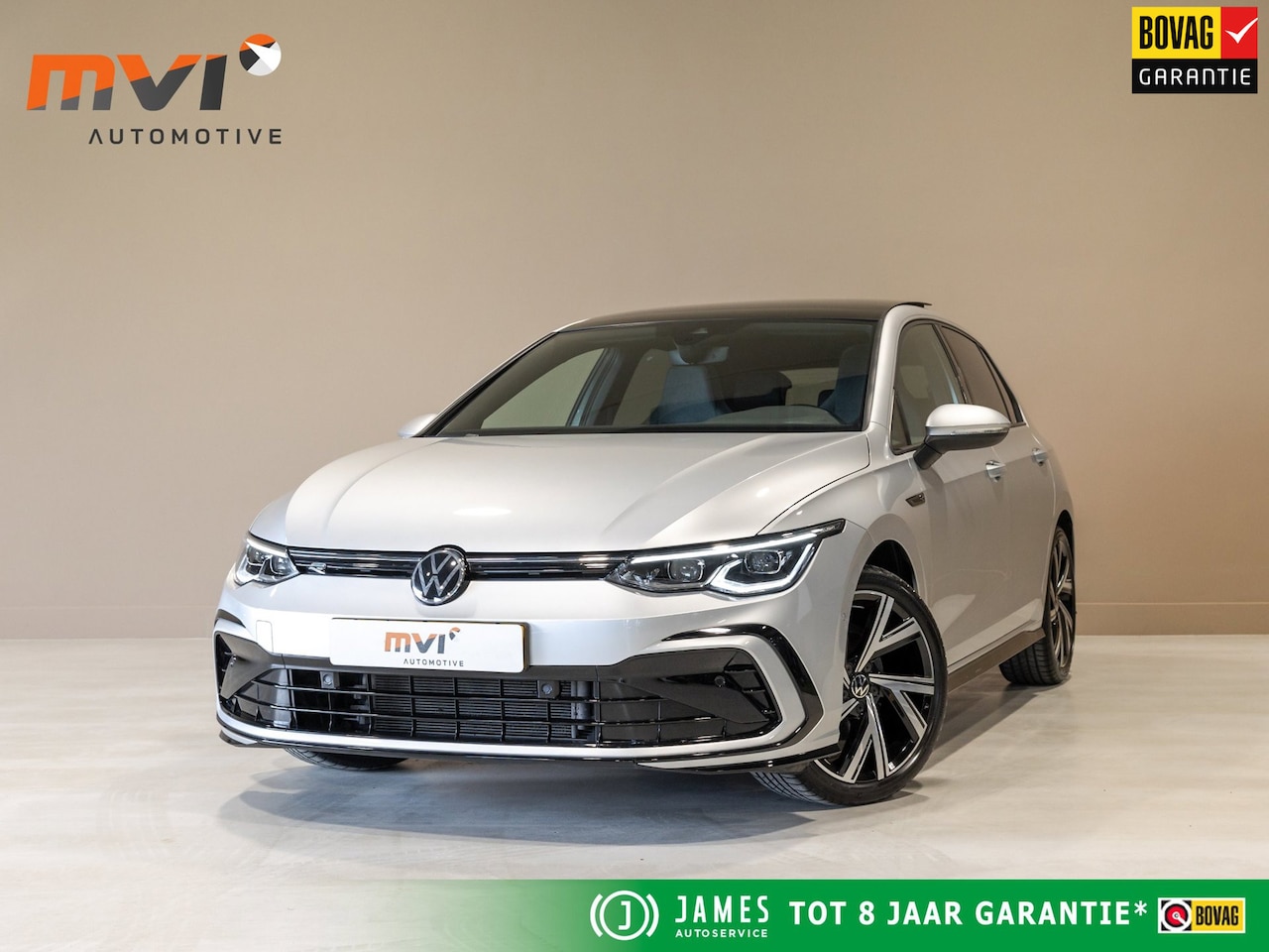 Volkswagen Golf - 1.5 TSI 2x R-Line / 150pk / Panorama dak / Dodehoek herkenning / Stoelverwarming / - AutoWereld.nl