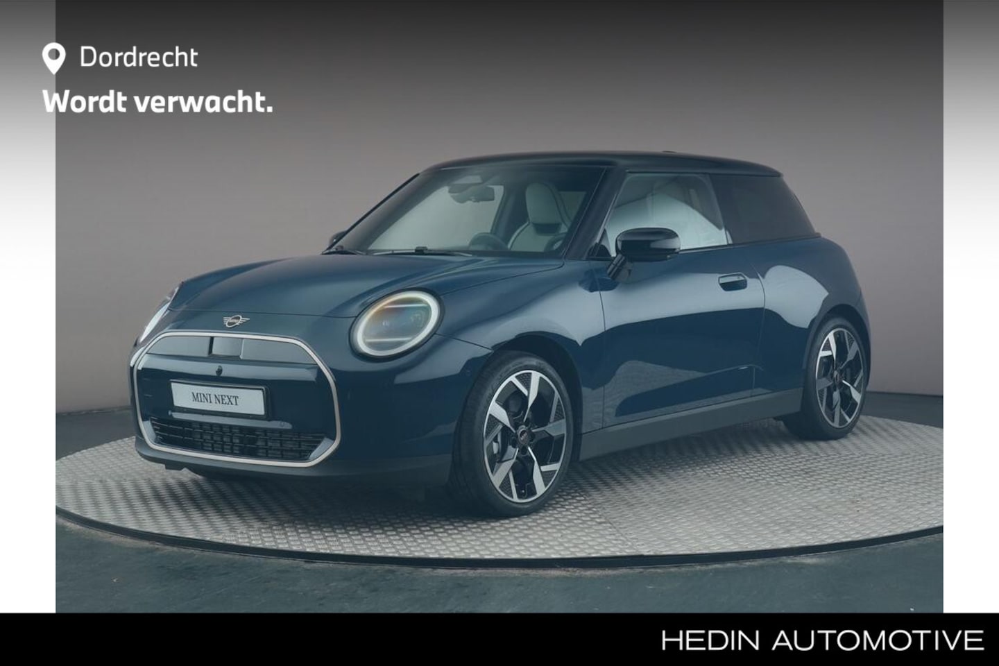 MINI Cooper - Mini E Favoured L 40.7 kWh SEAF | Panoramadak | 360 Camera | Stuur/stoelverwarming | Head- - AutoWereld.nl