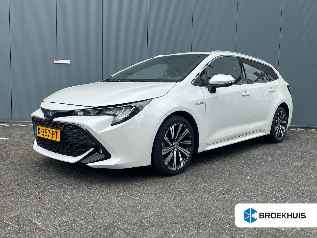 Toyota Corolla Touring Sports - 1.8 Hybrid Dynamic | Camera | Trekhaak | Climate controle | Carplay | Adaptive cruise cont - AutoWereld.nl