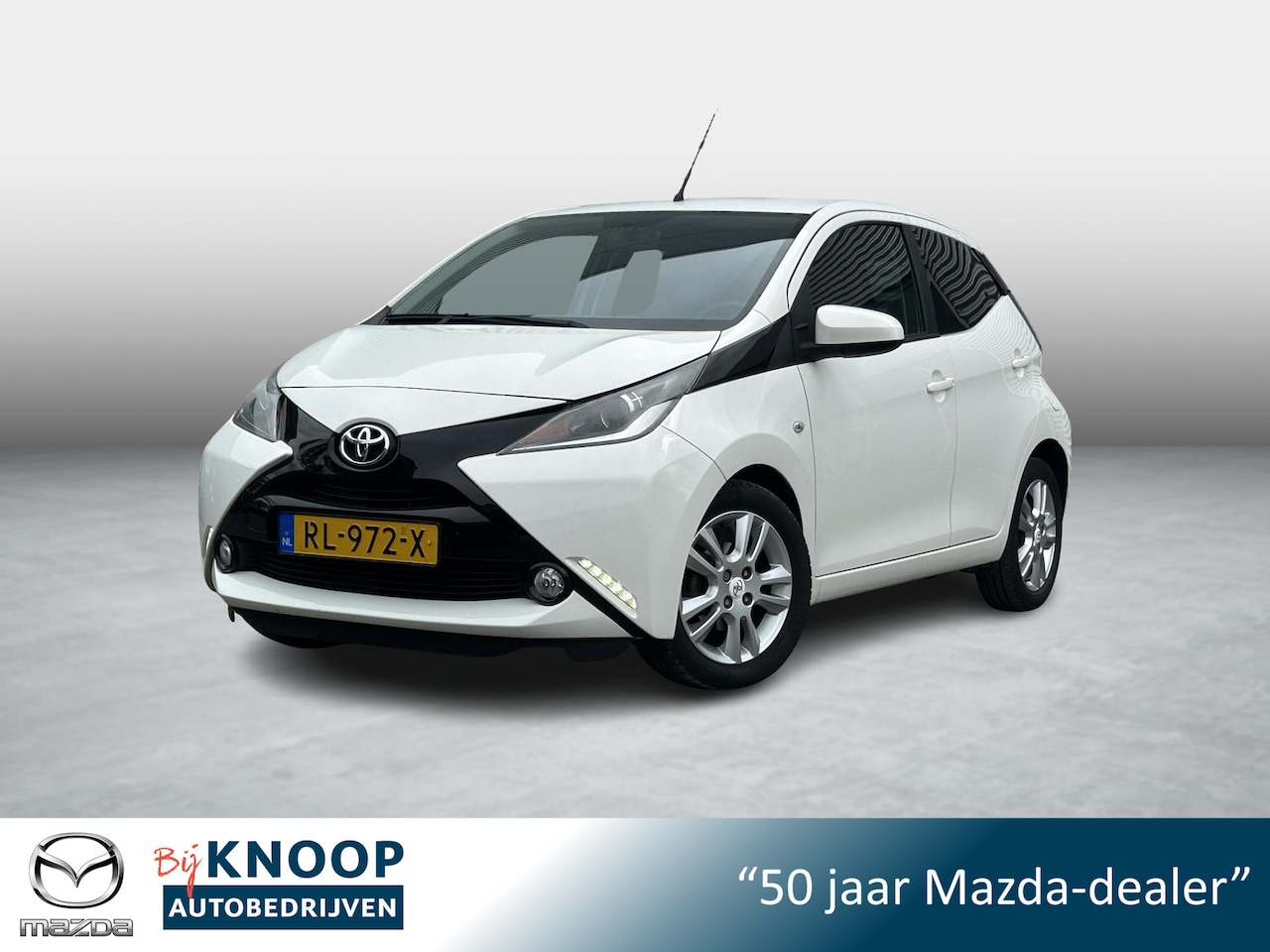 Toyota Aygo - 1.0 VVT-i x-joy | Dealeronderhouden | Camera | Navi | LM-velgen | - AutoWereld.nl