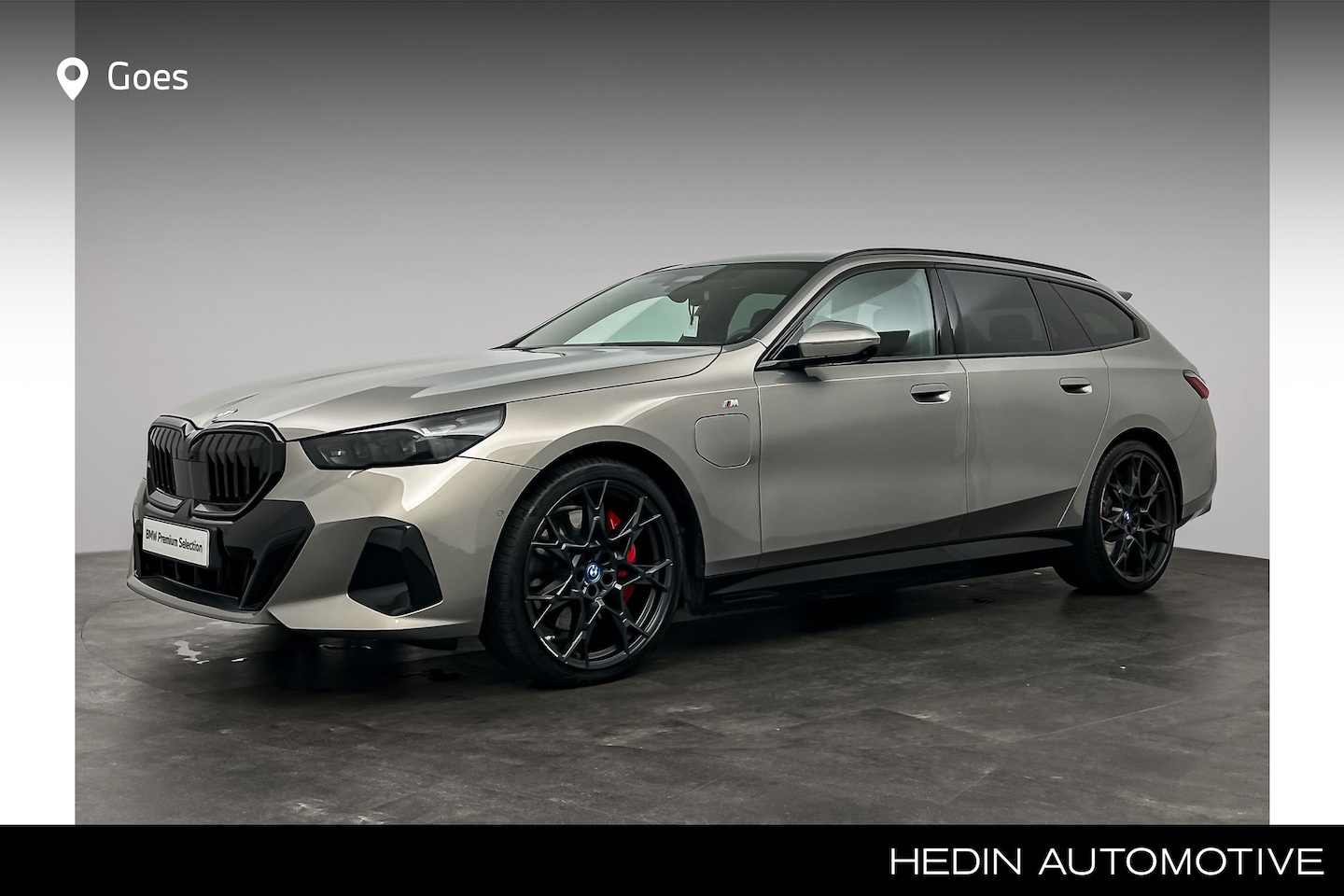 BMW 5-serie Touring - 550e xDrive | M Sportpakket Pro | Stuurwielrand verwarmd | Adaptief M Onderstel Profession - AutoWereld.nl