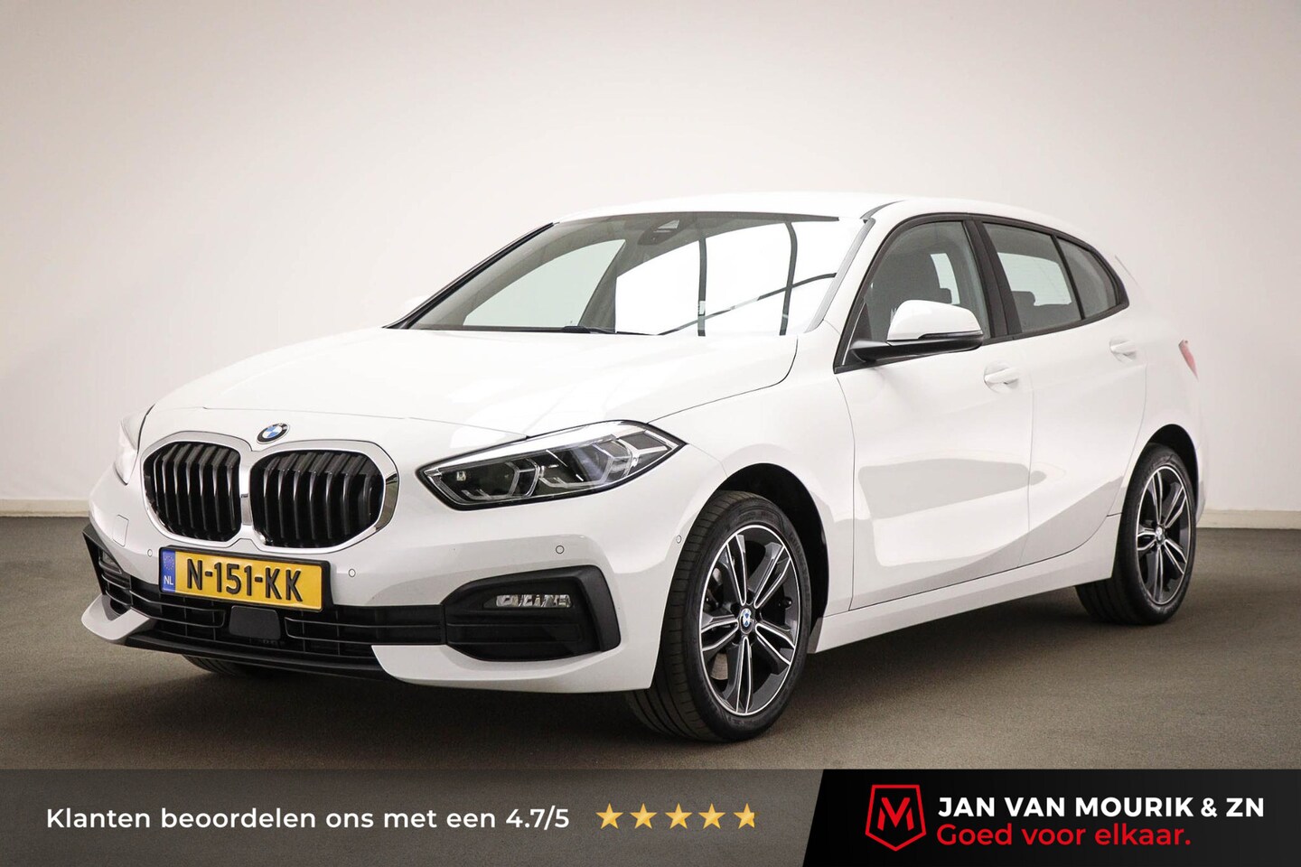 BMW 1-serie - 118i Business Edition | PARKING PACK | DAB | APPLE | NAVI | CAMERA | 17" - AutoWereld.nl