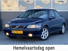 Volvo S60 - 2.4 | Trekhaak | Cruise | Navi | Clima