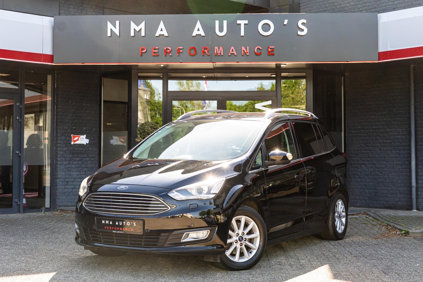 Ford Grand C-Max - 1.5 Titanium KEYLESS/STUUR & STOEL VERWARMING/2E EIGENAAR/ELEKTRISCHE ACHTERKLEP/PARKEER A - AutoWereld.nl