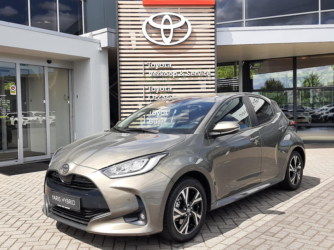 Toyota Yaris - 1.5 Hybrid 115 Dynamic COMFORT PACK PARKEERSENSOREN VOOR EN ACHTER, STOELVERWARMING KEYLES - AutoWereld.nl