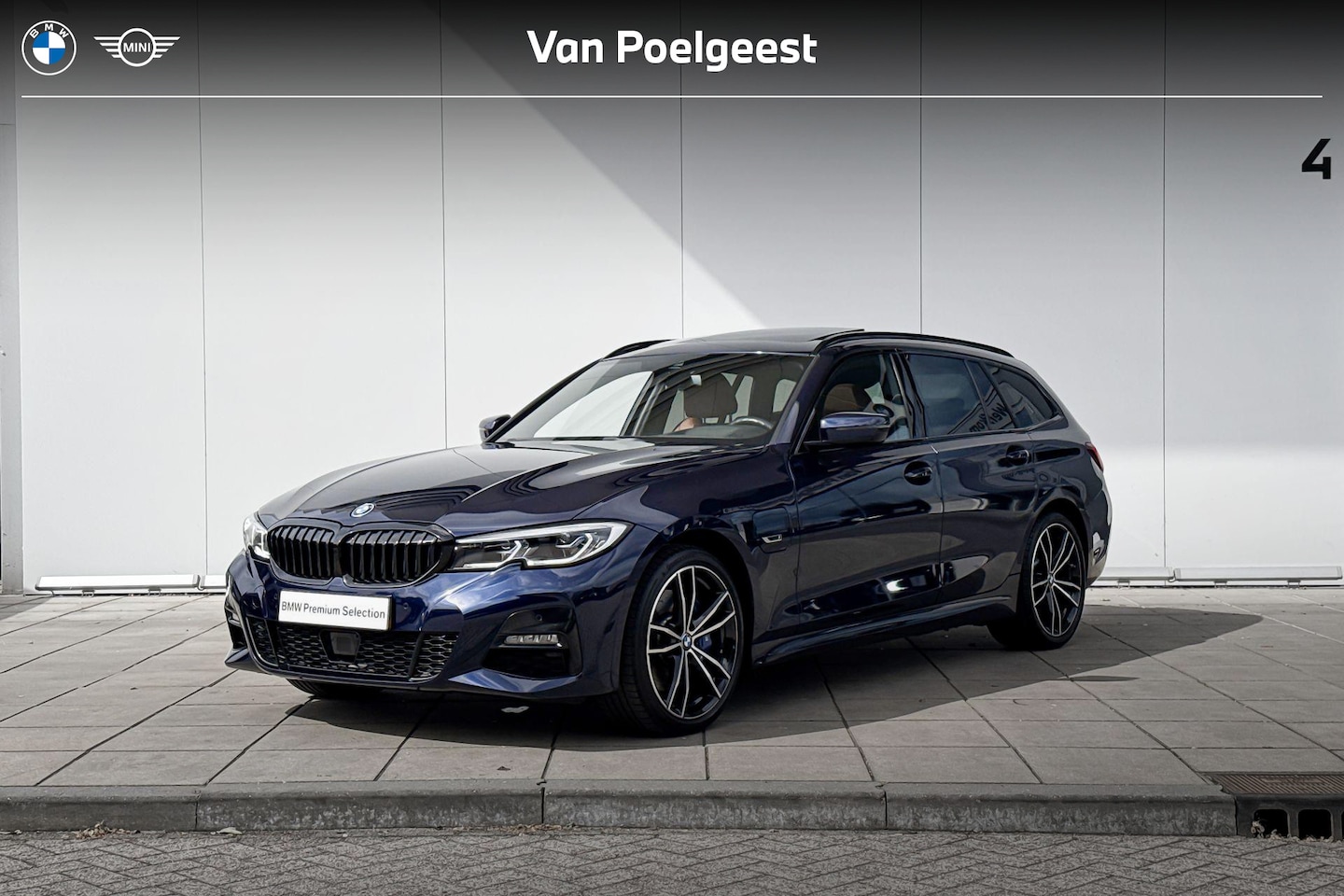 BMW 3-serie Touring - 330e High Executive M-Sport / Laserlight / Head-Up / M Adaptief onderstel / Glazen Schuifd - AutoWereld.nl