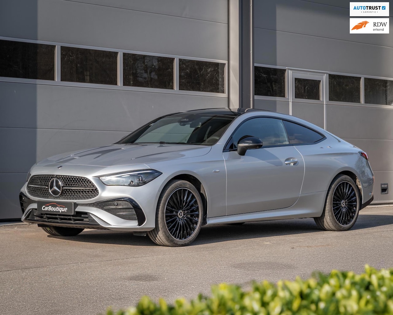 Mercedes-Benz CLE Coupé - 300 e AMG Line I Pano IBurmester I 360 I Nightpakket I Memory Stoelen I Trekhaak I - AutoWereld.nl