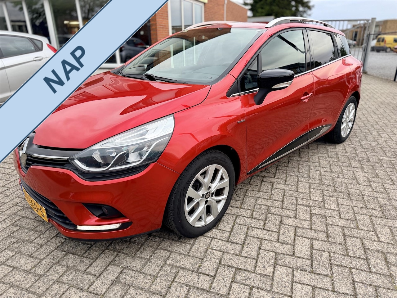 Renault Clio Estate - TCe Limited | NAP | Keurige NL. auto! - AutoWereld.nl